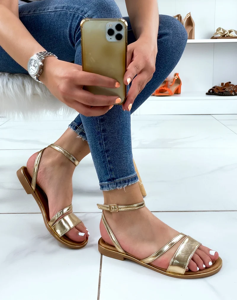 Nu-pieds doré pailletés à multiples brides