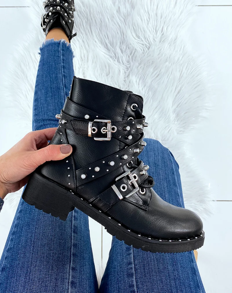 Bottines noires à lacets et multiples sangles décorées