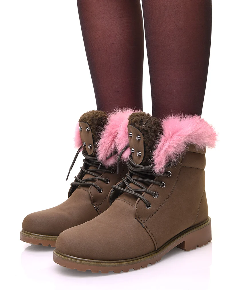 Bottines montantes kakis et fourrure décorative rose
