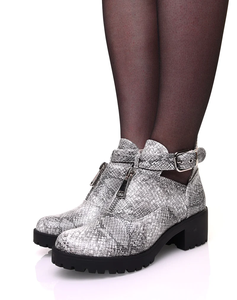 Bottines effet python ajourées à sangles et zippées