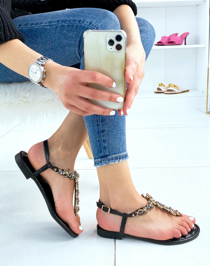 Nu-pieds noirs à bijoux
