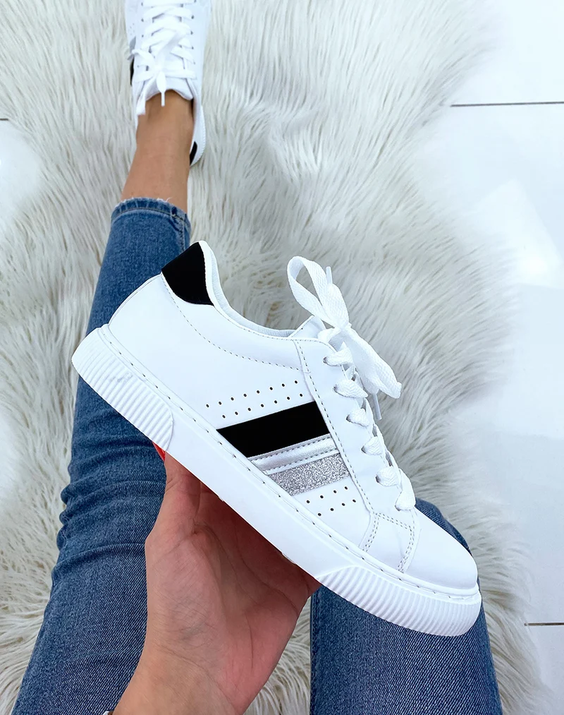 Baskets blanches à triples empiècements noirs et argentés