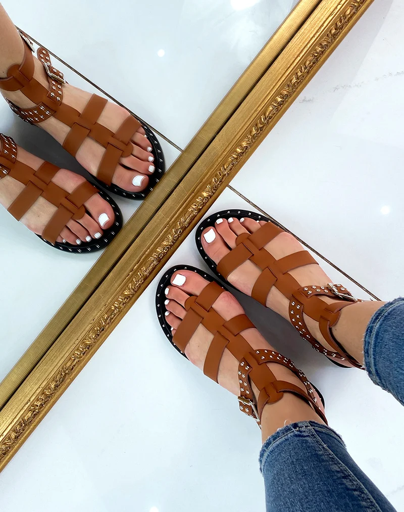 Nu-pieds camel à multiples lanières