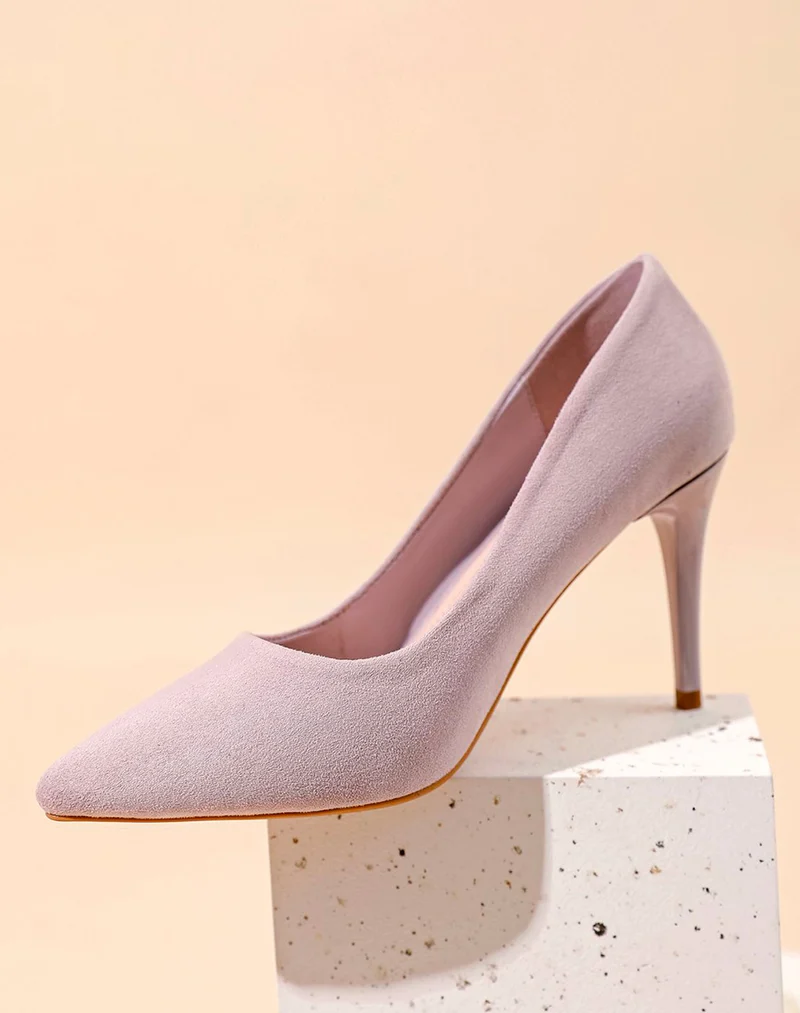 Escarpin lilas en suédine à talon aiguille