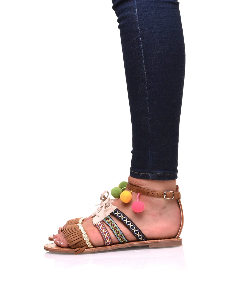 Nu-pieds beiges à multiples détails