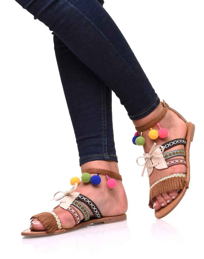 Nu-pieds beiges à multiples détails