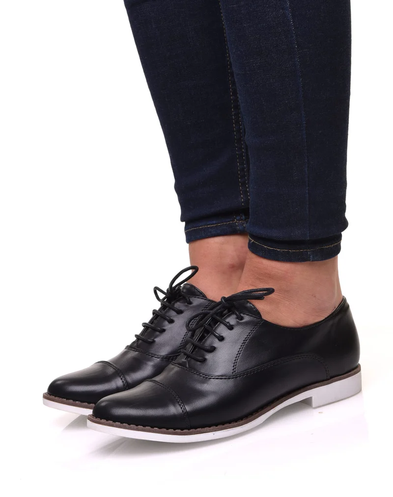 Derbies noires à lacets