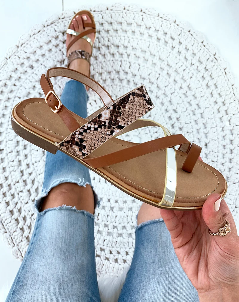 Nu-pieds camel à brides multiples et orteils