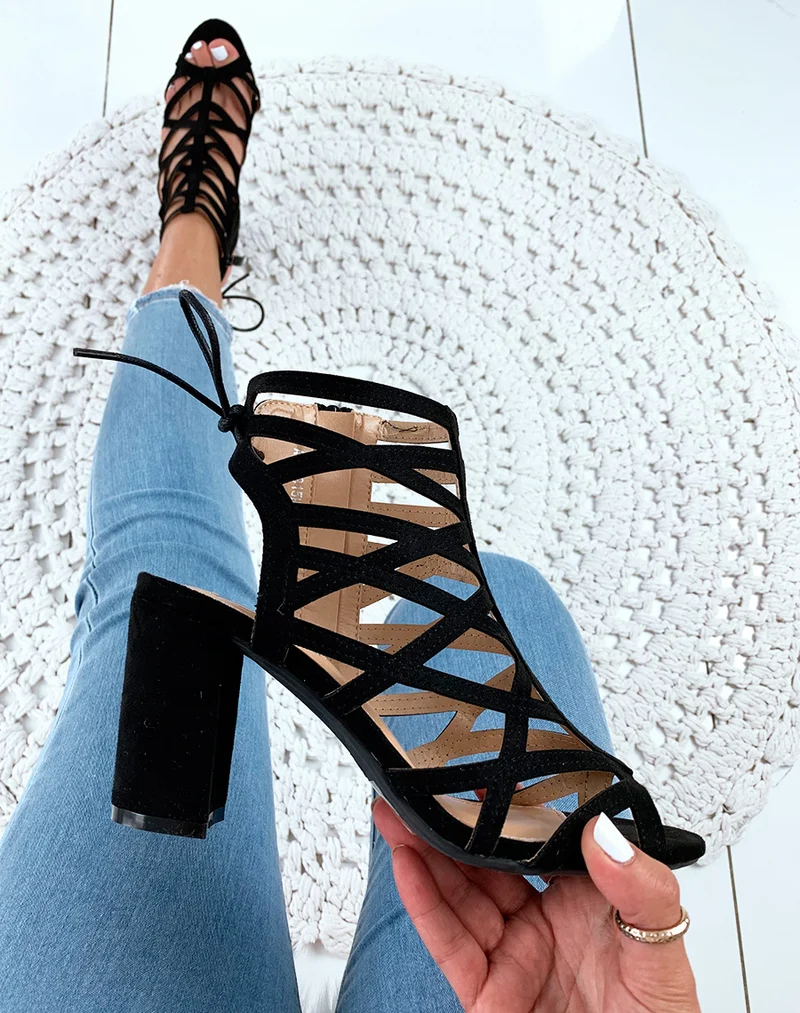 Sandales à talons carrés en suédine noires