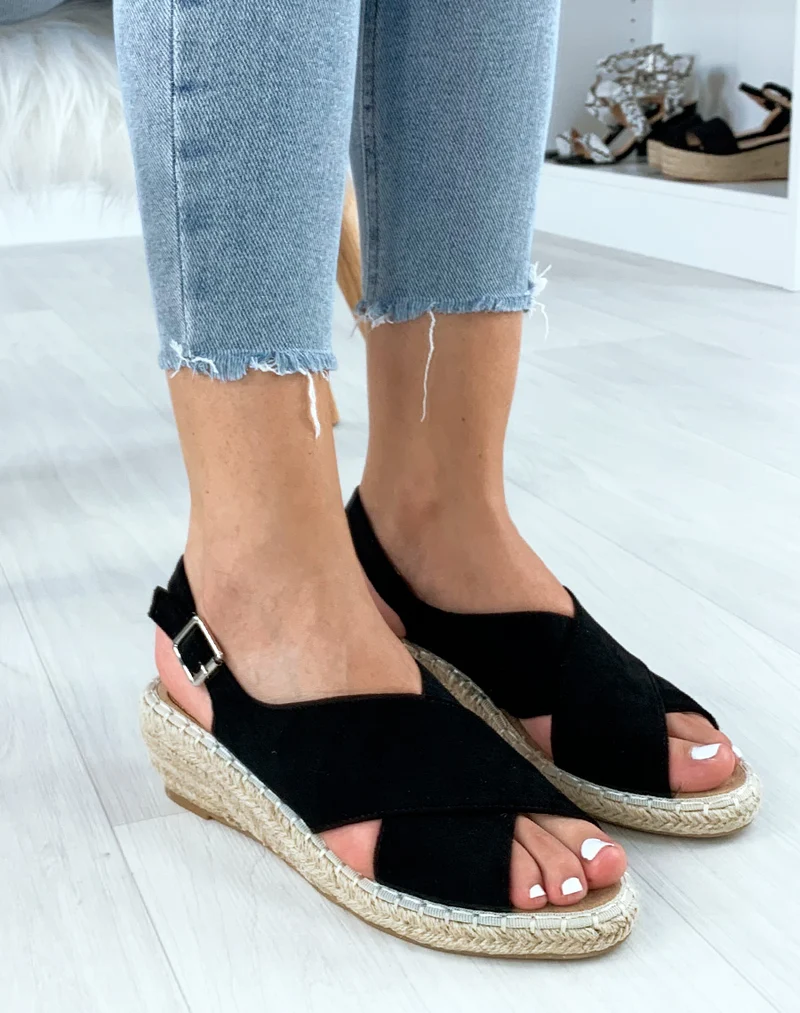 Sandales ouvertes en suédine noires à talons compensés