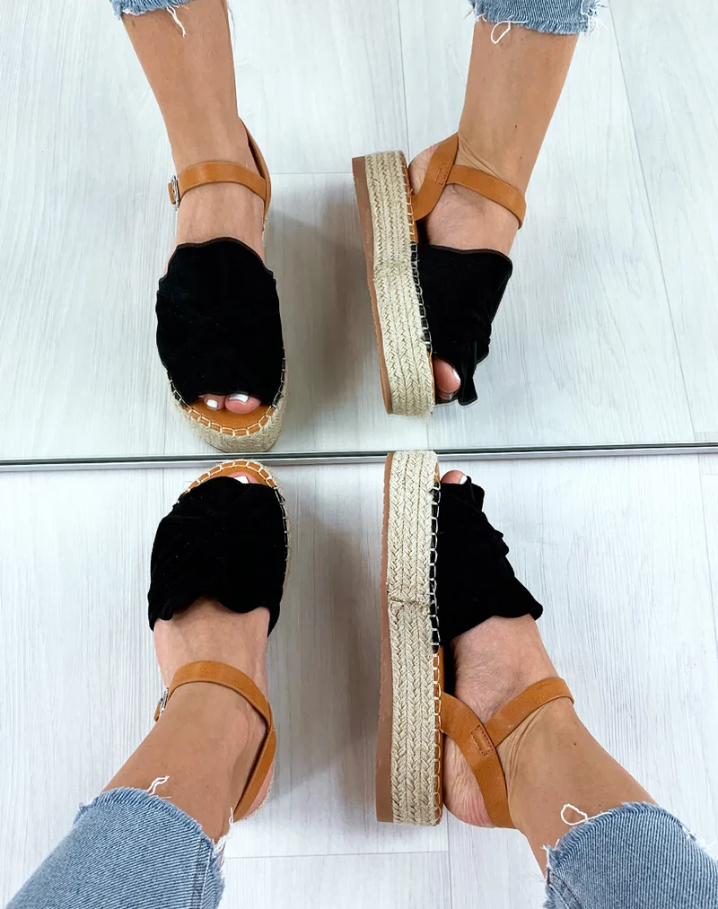 Nu-pieds en suédine noirs à plateforme et lanières camel