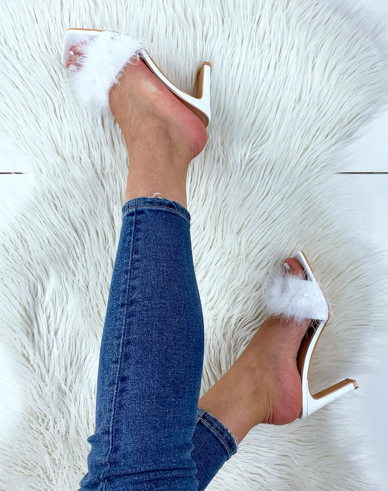 Mules à talons blanches à plumes