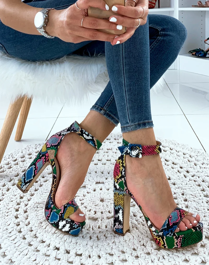 Sandale multicolore effet python