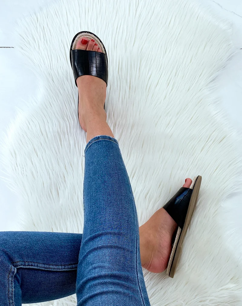 Mules noires effet croco à simple bride