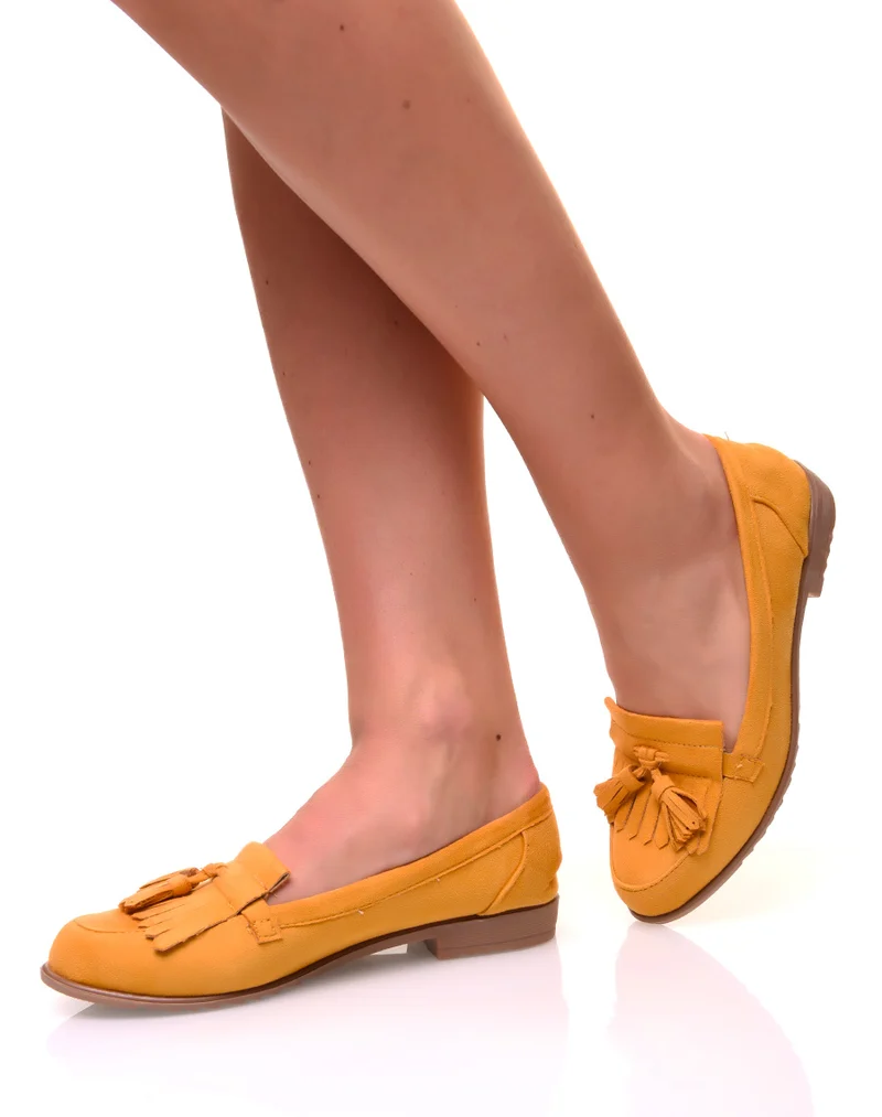 Mocassins à franges et pompons en suédine jaune