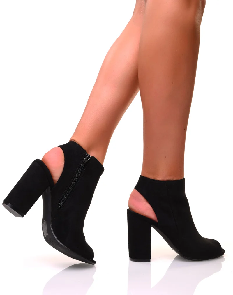 Sandales à talons carrés en suédine noire fermées