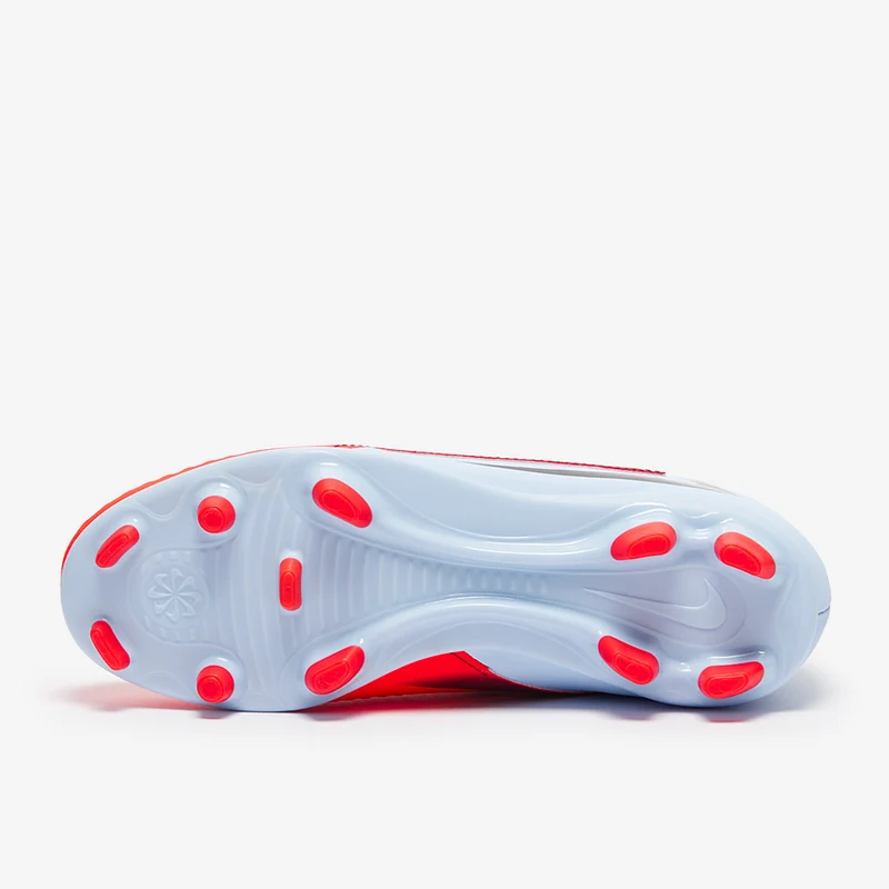 Nike Phantom 6 Club Low FG/MG pour Enfant