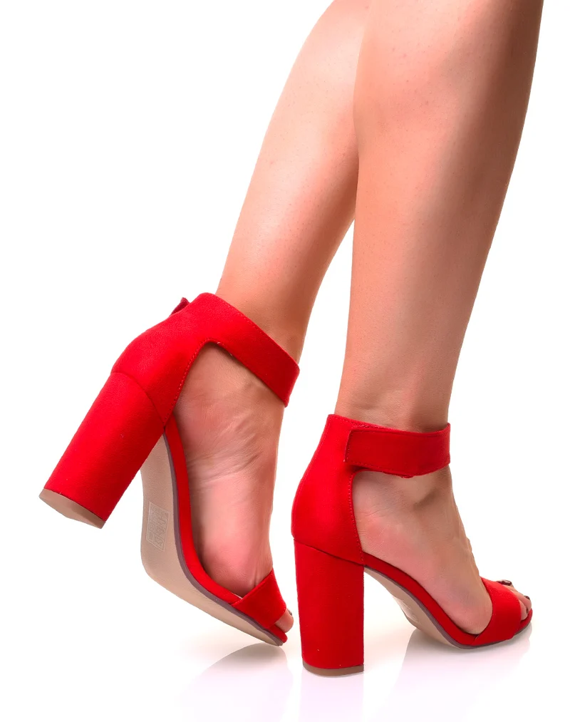 Sandales rouges en suédine à talons carrés et brides en scratch