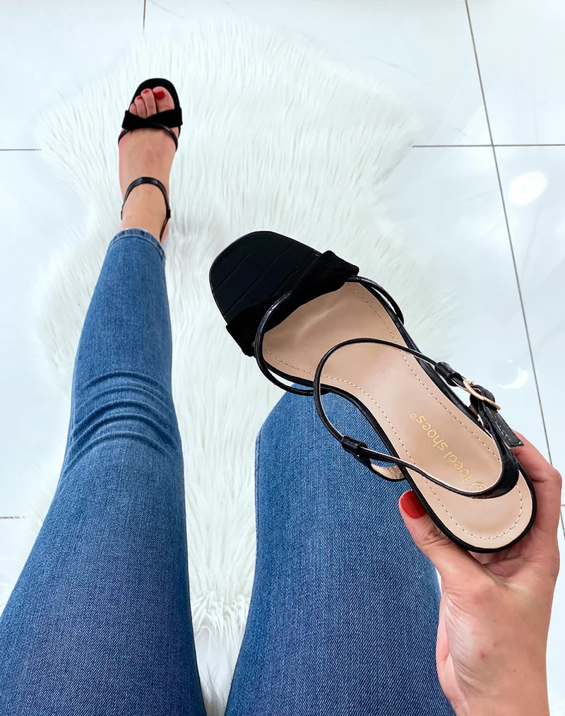 Sandales noires effet croco à petit talon et à brides entrecroisées