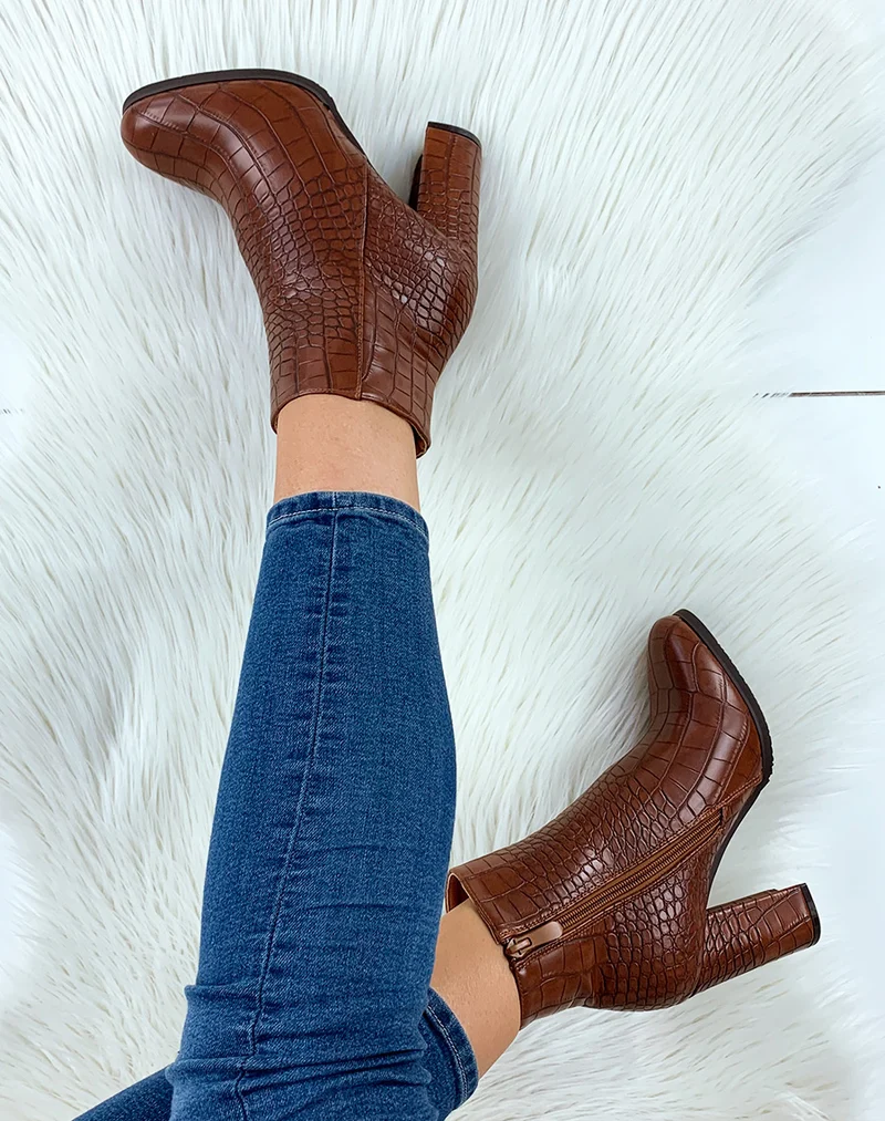 Bottines à talon effet croco camel à bout rond