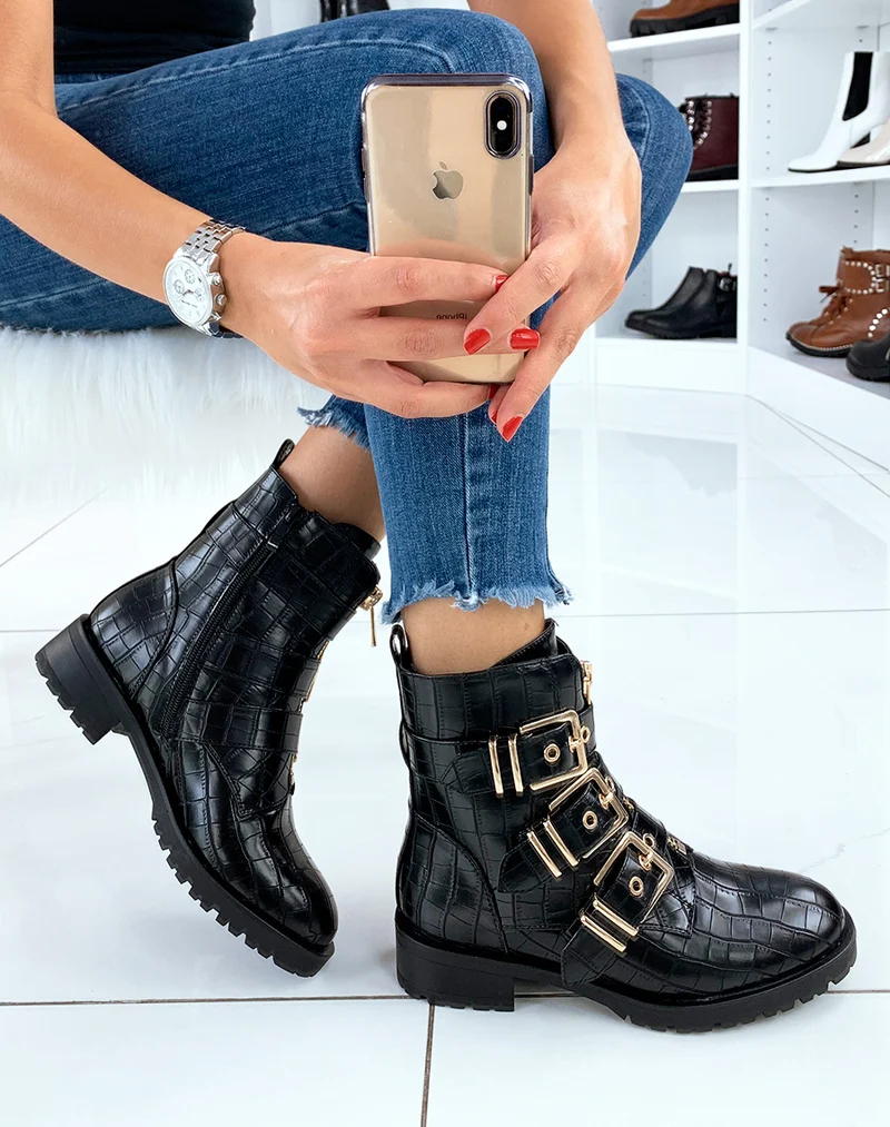 Bottines montantes noires effet croco à boucles dorés