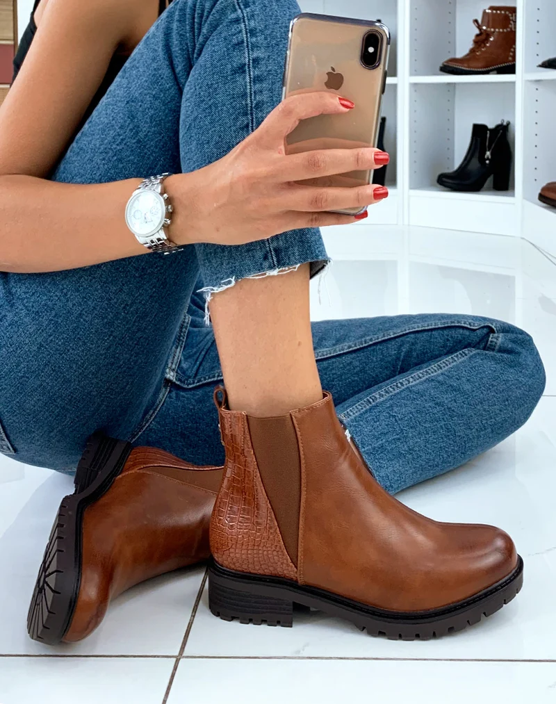 Bottines basses camel effet croco