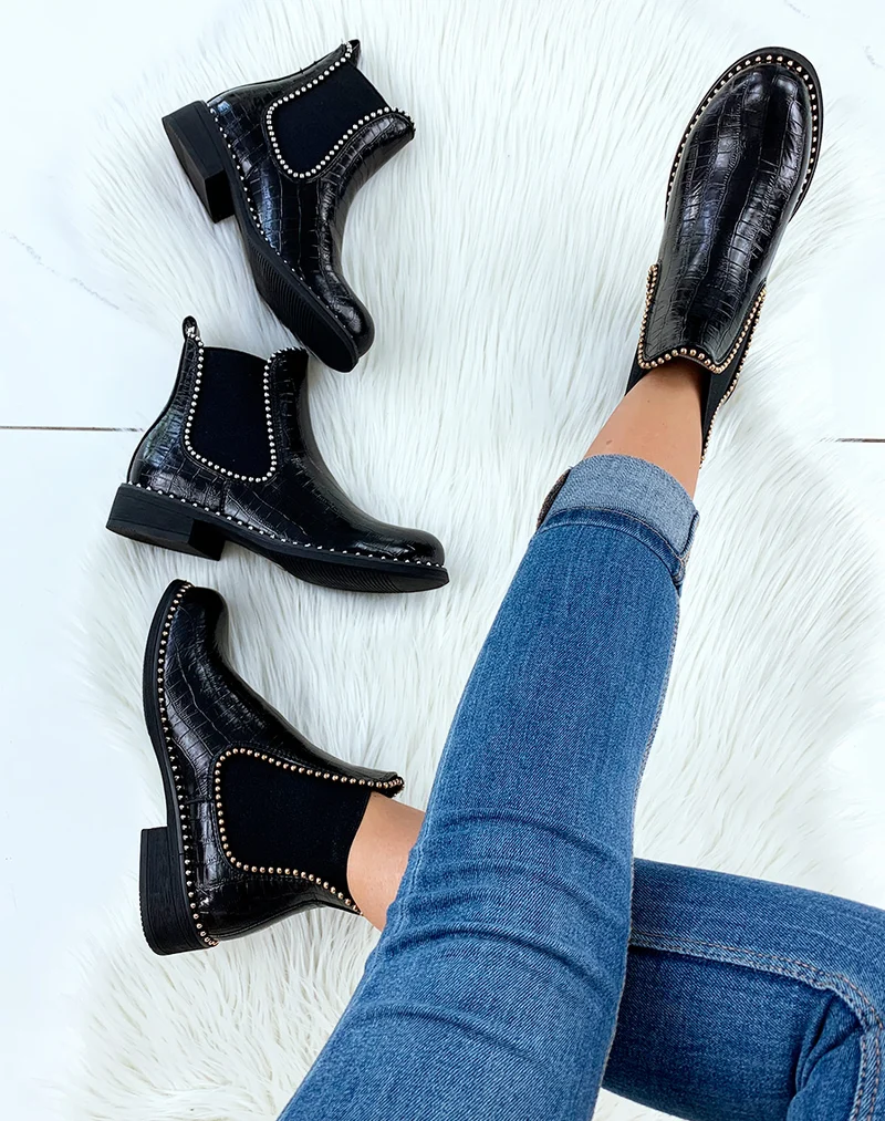 Bottines noires effet croco et perle d?ornement
