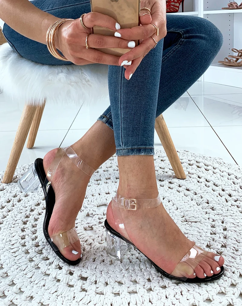 Sandales noires à talons blocs et brides transparentes