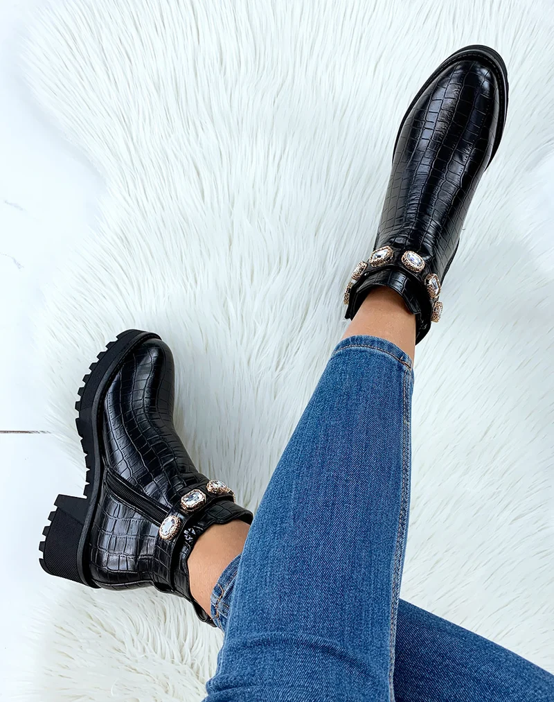 Bottines noires à talons mi-haut