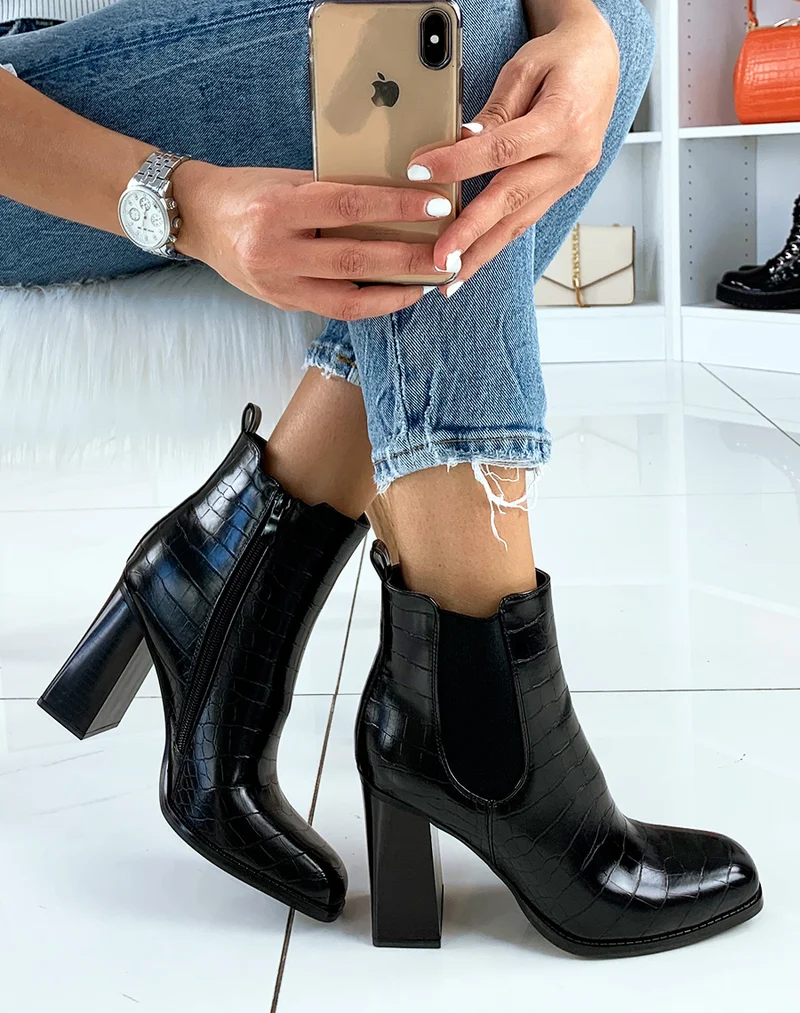 Bottines à talon effet croco noir à bout carré