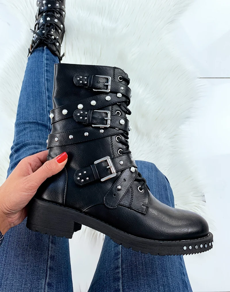 Bottes noires à multiples lanières cloutées