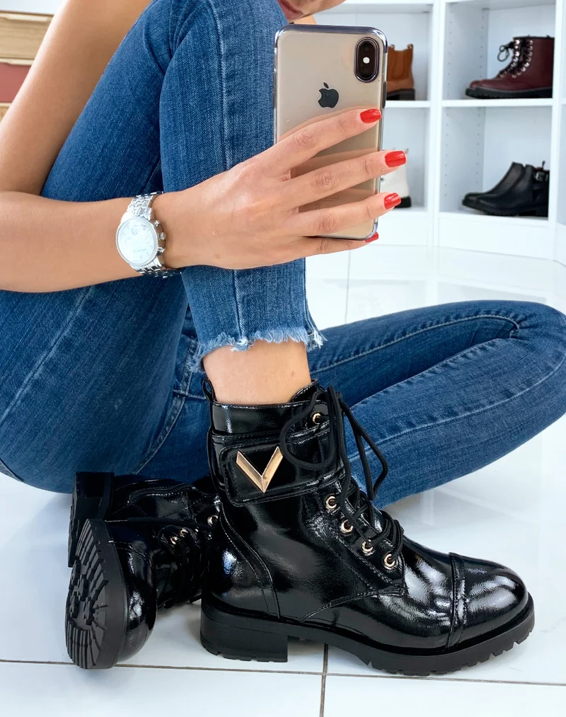 Bottines montantes vernies noires