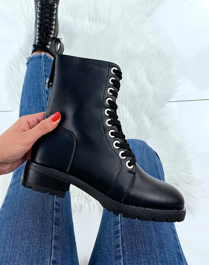 Bottines hautes noir mat à détail argenté