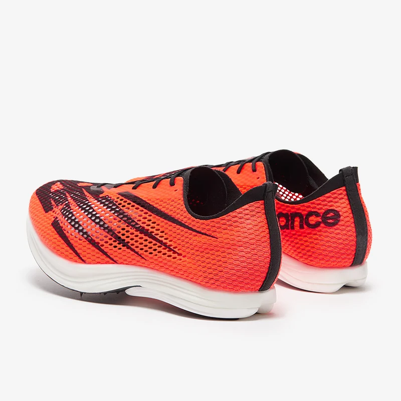 New Balance FuelCell LD-X à Pointes
