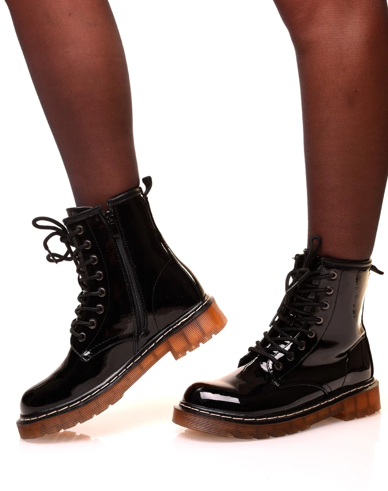 Bottines noires montantes vernies à lacets