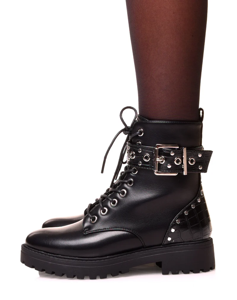 Bottines noires montantes à clous