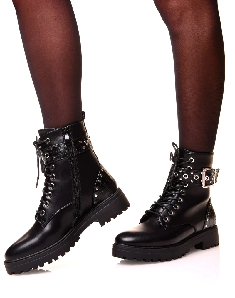 Bottines noires montantes à clous