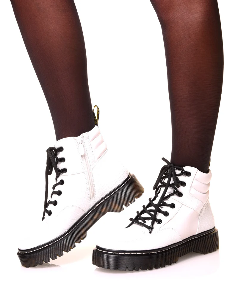 Bottines à semelle épaisse blanche effet croco