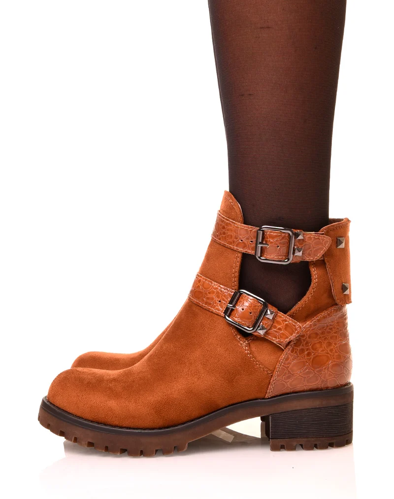 Bottines camelles en suédine crantées à boucles