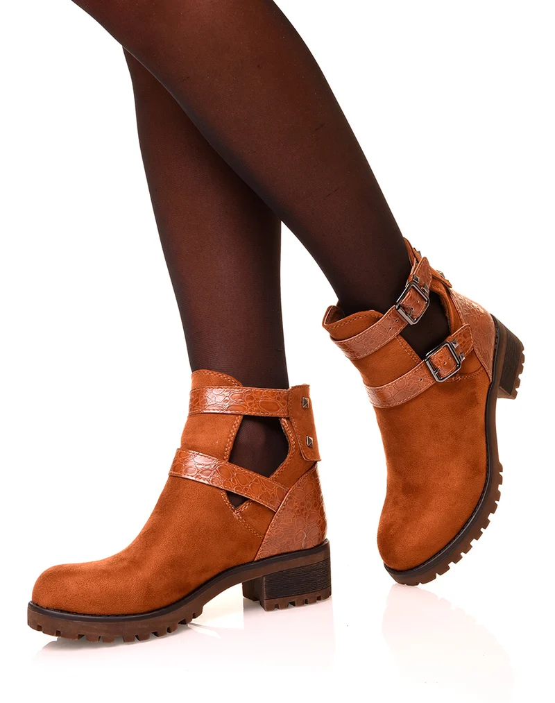 Bottines camelles en suédine crantées à boucles