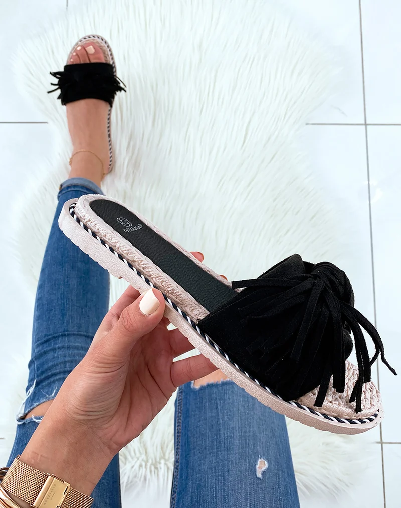 Mules noires style espadrilles à franges