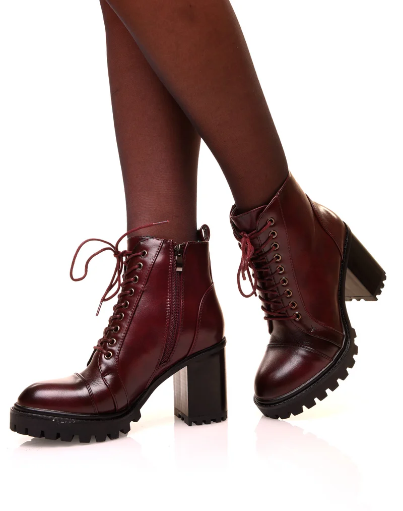 Bottines bordeaux à talons et à lacets