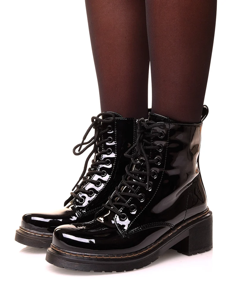 Bottines montantes noires vernies à lacets