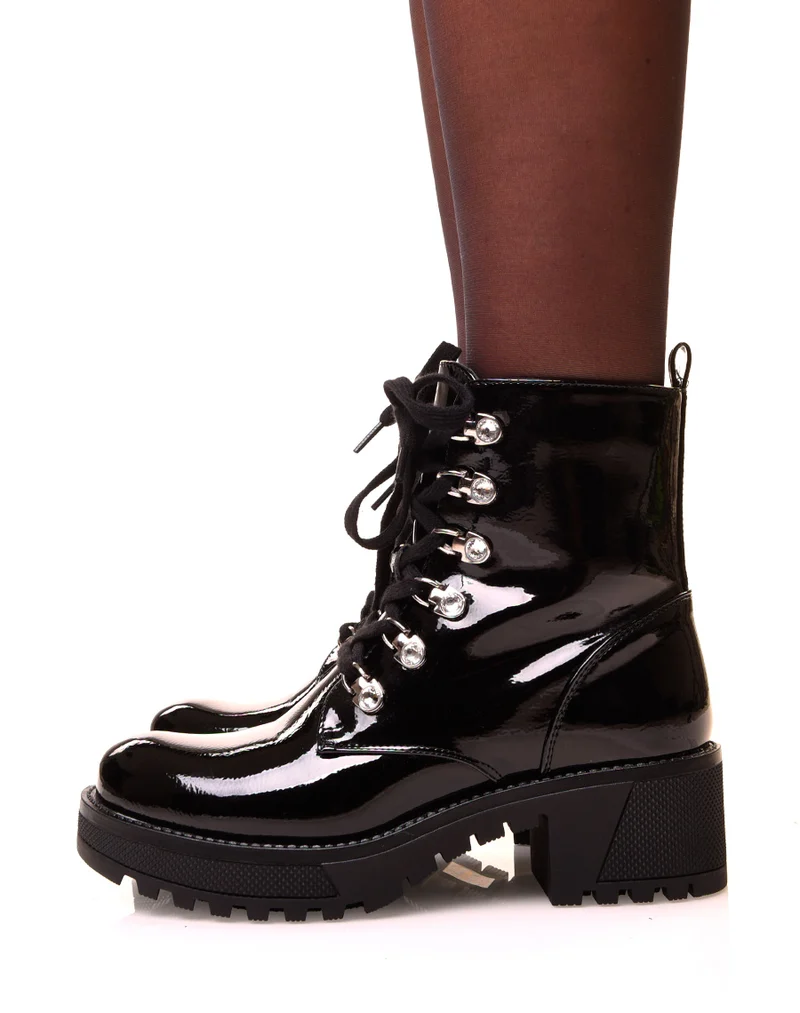 Bottines noires vernies montantes à lacets