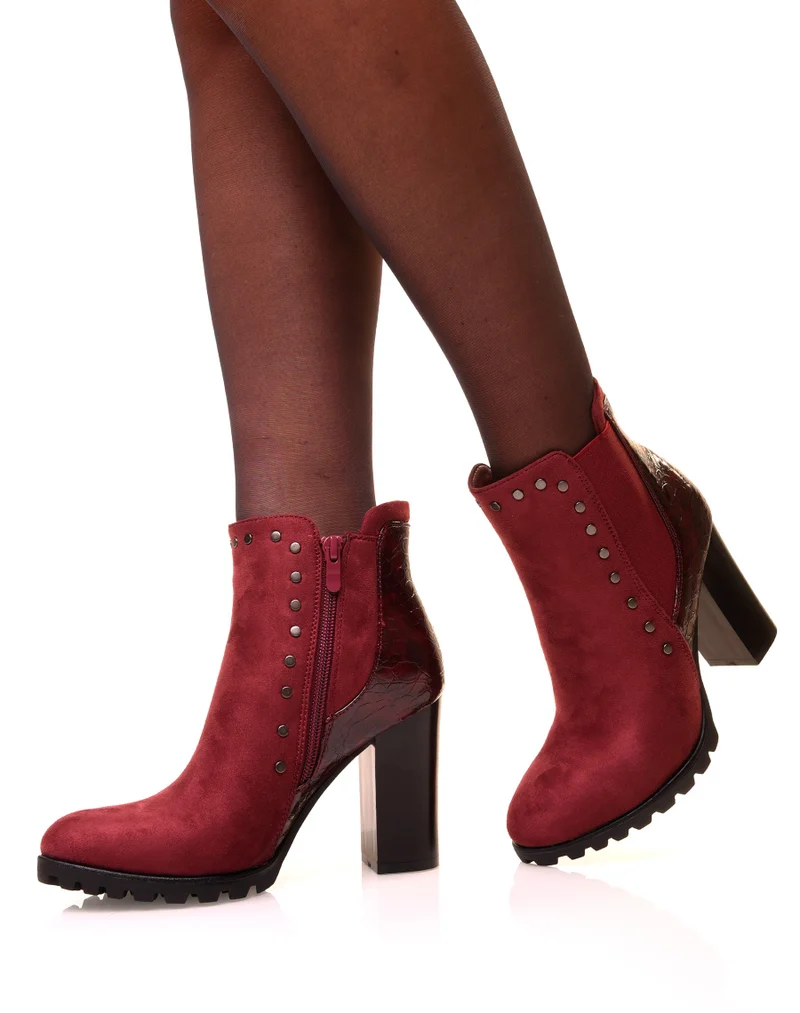 Bottines bordeaux à talons bi-matières et à détails cloutés