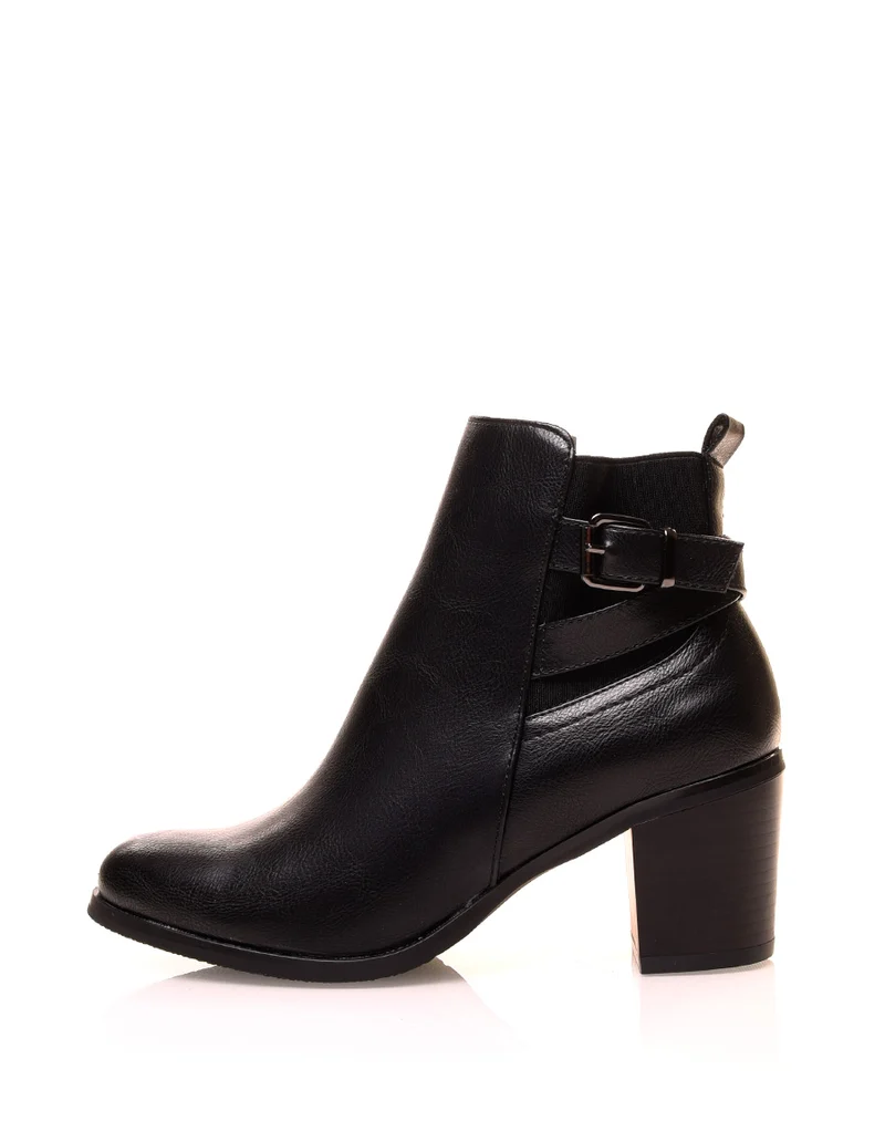 Bottines noires à talons carrés et à sangle