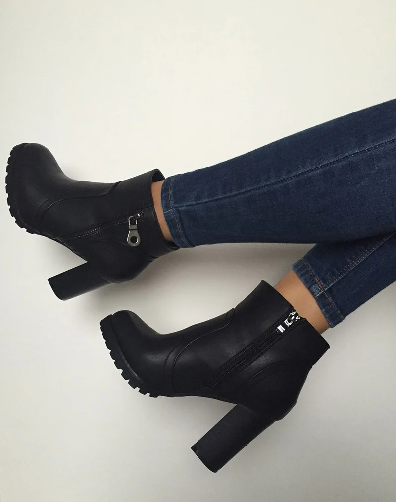 Bottines à talons noires hautes