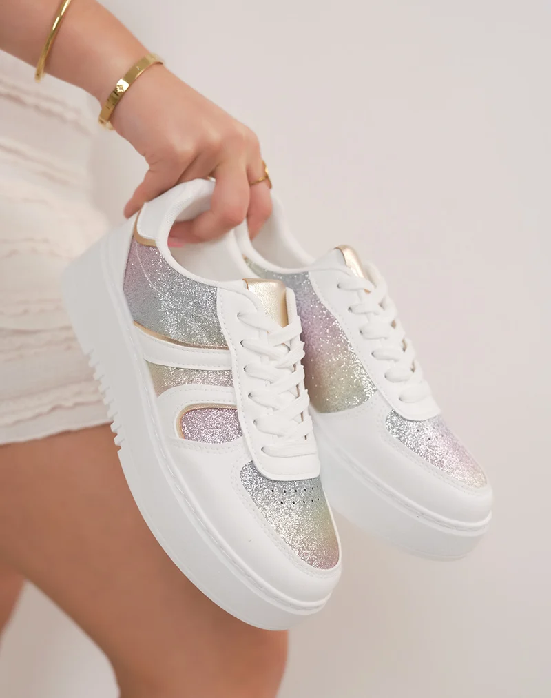 Basket femme blanche tendance avec paillettes multicolores et bandes latérales
