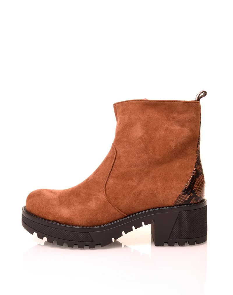 Bottines camelles en suédine à talon épais