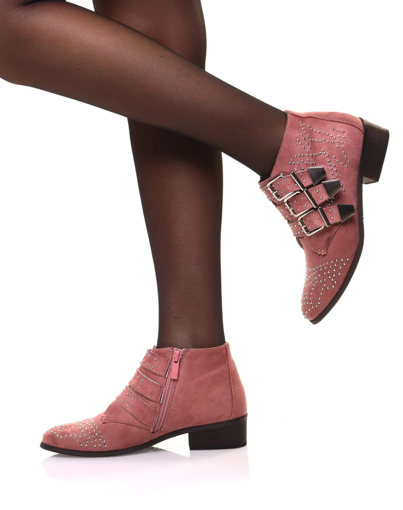 Bottines plates roses en suédine cloutées